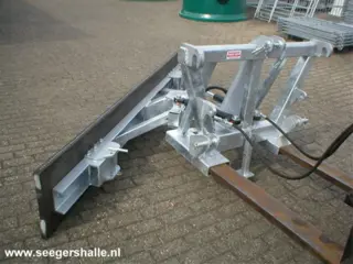 Hydraulisch vertelbare sneeuwschuif, mestschuif