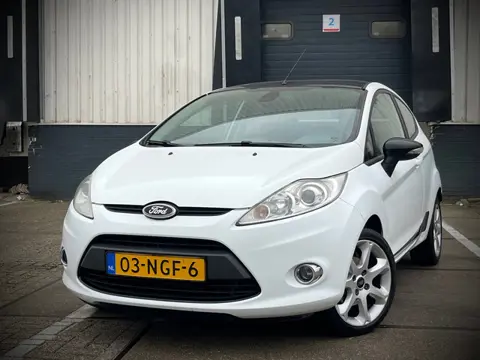 Ford Fiesta 1.25 Titanium | Airco | Clima | Cruise | 16 Inch Sportwielen | PDC | Nieuwe Distributies
