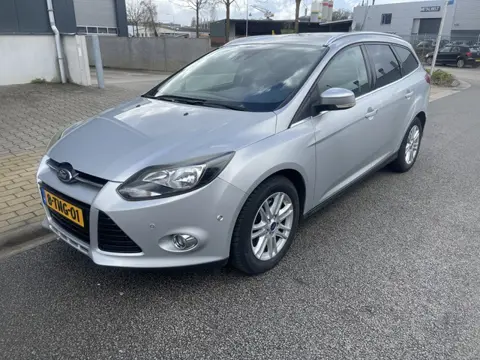 Ford FOCUS Wagon 1.6 EcoB. Titanium , Dist. riem is vervangen