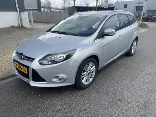 Ford FOCUS Wagon 1.6 EcoB. Titanium , Dist. riem is vervangen