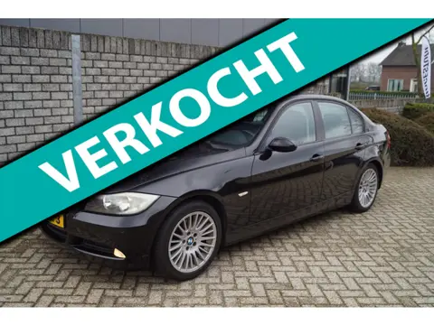 BMW 3-serie 320i Executive Sedan Navi Schuifdak Clima Apple Carplay Stoelverw 2x PDC LMV ENZ.