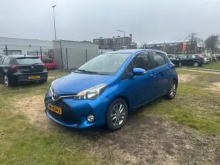 Toyota Yaris 1.0 VVT-i Aspiration Bi-Tone goede kilometer stand nette auto