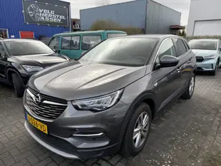 Opel Grandland X BWJ 2020 1.2 130 PK Turbo Business Executive NIEUW BINNEN !!