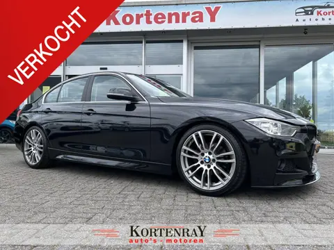 BMW 3-serie 320i Upgrade Edition  M pakket/bomvolle auto zie foto's en info