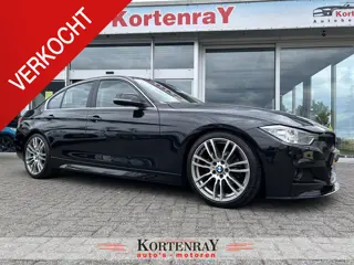 BMW 3-serie 320i Upgrade Edition  M pakket/bomvolle auto zie foto's en info