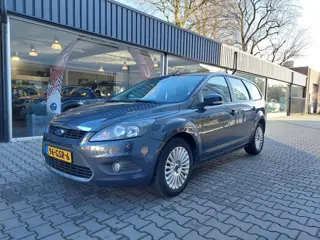 Ford Focus Wagon 1.6 Titanium APK Januari 27 Origineel NL Trekhaak Parkeersensoren Climate Controle 