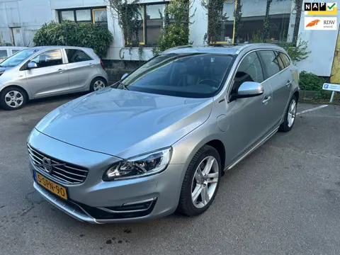 Volvo V60 2.4 D6 AWD Plug-In Hybrid Summum / Full options / Open dak