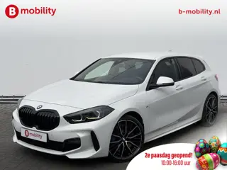 BMW 1-serie 118i High Executive M-Sport Elektrische Stoelen | Trekhaak | Achteruitrijcamera | Hifi |