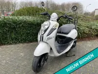 SYM Mio 50 Scooter 45 km Achter drager BETAAL met in3
