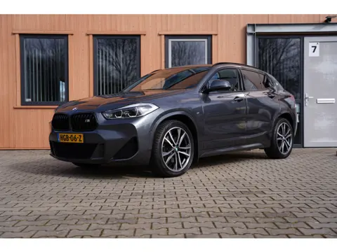 BMW X2 sDrive 20i | M-Sport | Trekhaak | Head-Up (bj 2020)