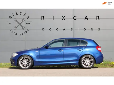 BMW 1-serie 120i M-Pakket Navi Xenon LeMansBlauw Stoelverwarming