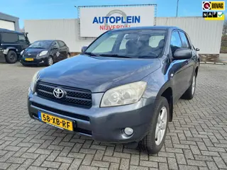 Toyota RAV4 2.0 VVTi Linea Sol mooie Youngtimer met stoer reservewiel achterop!