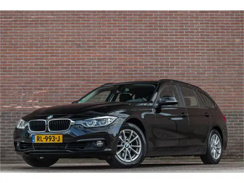 BMW 3 Serie 318i Automaat Corporate Lease Executive, Origineel NL, Sportstoelen, Trekhaak, Full LED,