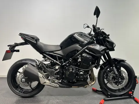 Kawasaki Z900 (bj 2026)