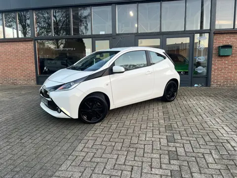 Toyota Aygo 1.0 VVT-i x-play, Airco, Achterruitcamera