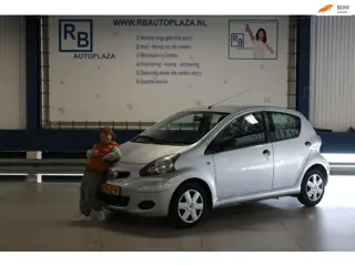 Toyota Aygo 1.0-12V Access / NAP / 1e EIG / 5 DRS / AIRCO / APK 2027 ! ! !