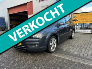 Ford Focus Wagon 1.6-16V Futura In de opties!