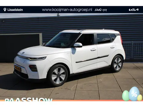 Kia e-Soul ExecutiveLine 64 kWh LEDER, SCHUIFDAK, 2 LAADKABELS, STOEL- STUUR VERWARMING