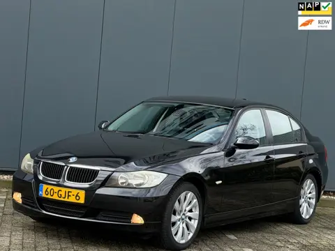 BMW 3-serie 318i Business Line | Nap | Clima | Navi