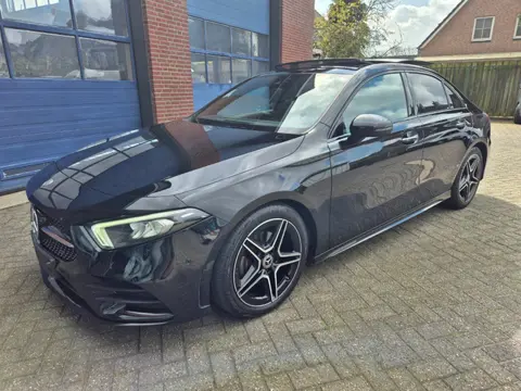 Mercedes-Benz A-Klasse A180 Automaat AMG. PANO dak