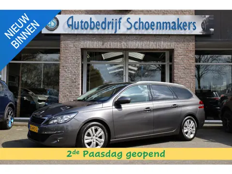 Peugeot 308 SW 1.2 PureTech Blue Lease Executive PANO NAVI CRUISE 2xPDC CLIMA ALL-SEASONS LMV DISTRI
