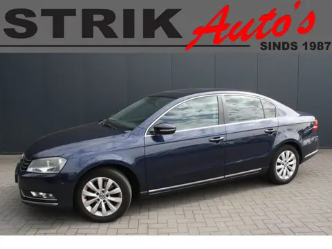 Volkswagen Passat 1.6 TDI Comfortline Executive Edition Bluemotion NAVIGATIE - SCHUIFDAK - PDC - CRU