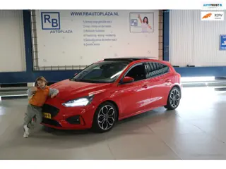 Ford Focus 1.0 EcoBoost ST Line Business 12 MAANDEN GARANTIE/ FULL OPTIONS! / DEALER ONDERHOUDEN!