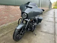Harley Davidson Tour 107 FLHXS Street Glide Special uniek