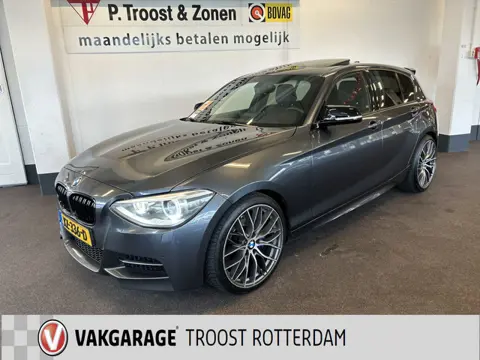 BMW 1-serie M135i xDrive High Executive 6 Cilinder | Panoramadak | Harman/Kardon | Lederen bekleding