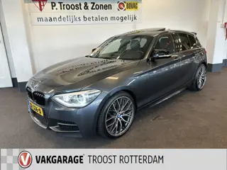 BMW 1-serie M135i xDrive High Executive 6 Cilinder | Panoramadak | Harman/Kardon | Lederen bekleding