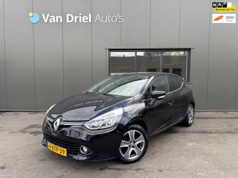 Renault Clio TCe 90 Night&Day / Navigatie / Parkeersensoren achter!