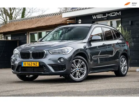BMW X1 XDrive20i Trekhaak I Leder I Sportstoelen I Climate I Cruise I Camera I Stoelverwarming