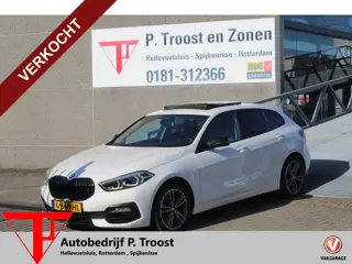 BMW 1-serie 118i Executive edition NL auto/Panoramadak/Stoelverwarming/Sfeerverlichting/Apple carpla
