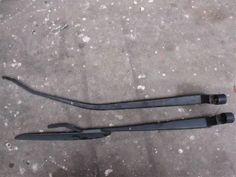 Daewoo Tacuma 1.8 2001 Ruitenwisserarmen voorzijde