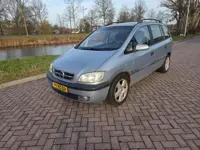 Opel Zafira 2.2-16V Elegance
