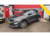 Volkswagen T-Roc 1.5 TSI Style TREKHAAK / CARPLAY / NAVI / AIRCO / PDC / BLUETOOTH / CRUISE / NL-AUT