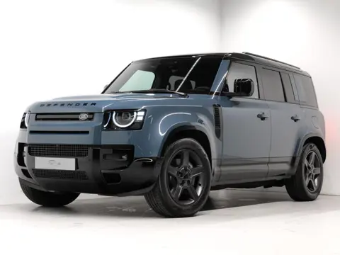 Land Rover Defender 110 2.0 P300e 110 X-Dynamic SE