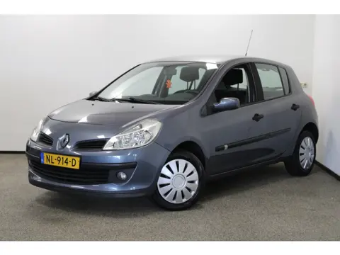 Renault Clio 1.6-16V Dynamique Luxe (bj 2005, automaat)