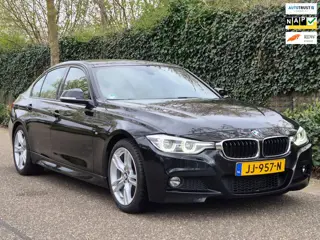BMW 3-serie 330i M Sport Elek. Trekhaak Apple CarPlay 100% Dealer onderhouden DAB+ TOP STAAT 330i Ce