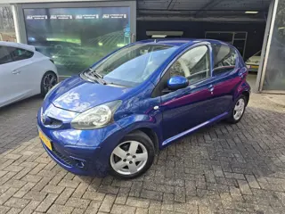 Toyota Aygo 1.0-12V Sport | 2E EIGENAAR | 12MND GARANTIE | AIRCO | NW APK | ELEC PAKKET | LMV |