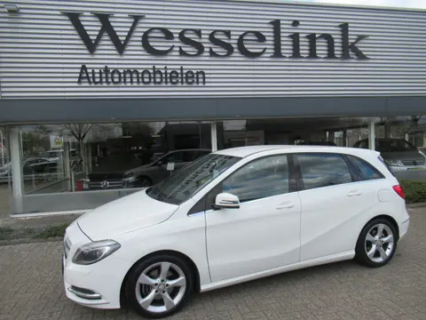 Mercedes-Benz B-Klasse 180 Ambition Automaat/Trekhaak