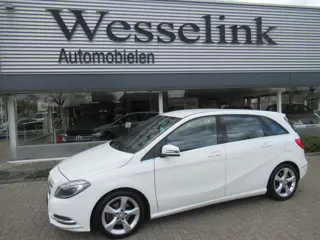 Mercedes-Benz B-Klasse 180 Ambition Automaat/Trekhaak
