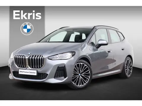 BMW 2-serie Active Tourer 220i / M-Sport Pakket / Pano Dak / Actieve Stoel / Harman Kardon / Stoelve