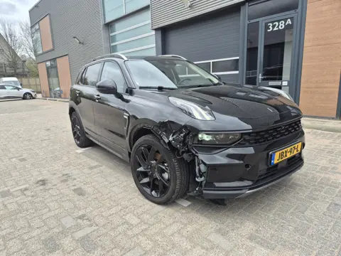 Lynk & Co 01 1.5 black edition 41.000km zeer net licht schade [rond de 1000,-]