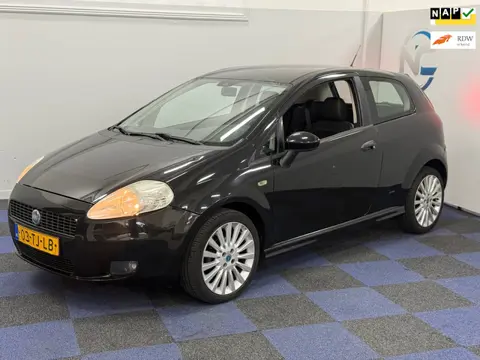Fiat Grande Punto 1.4-16V Sport / NETTE AUTO / RIJDT SCHAKELT GOED / AIRCO