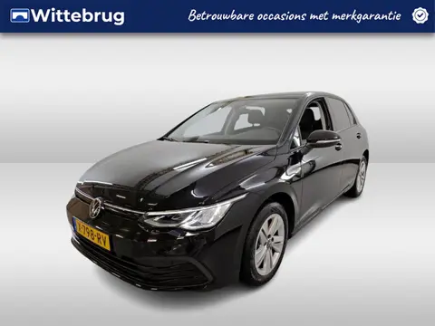 Volkswagen Golf 1.0 eTSI DSG Life Business / Navigatie / PDC / Geheugen stoelen / Getint glas / 16''