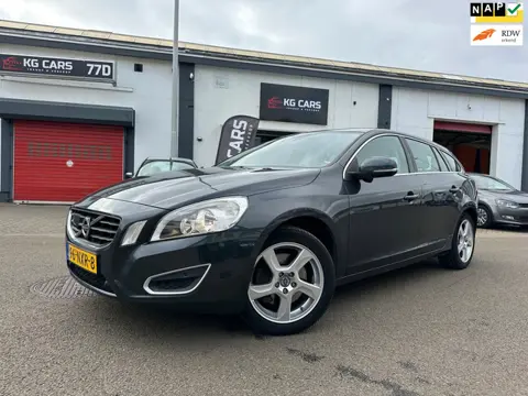 Volvo V60 2.0T Momentum|Driver Support|