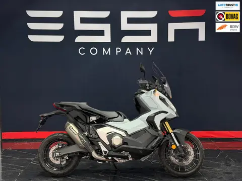 Honda Scooter NC 750 X-ADV Akrapovic Nardo