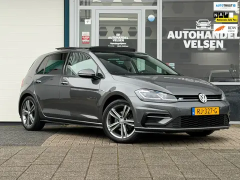 Volkswagen Golf 1.5 TSI Highline Business R-Line Automaat Pano