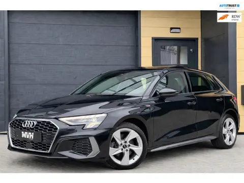 Audi A3 Sportback 40 TFSI e Edition Model 23 - S-line - Panorama